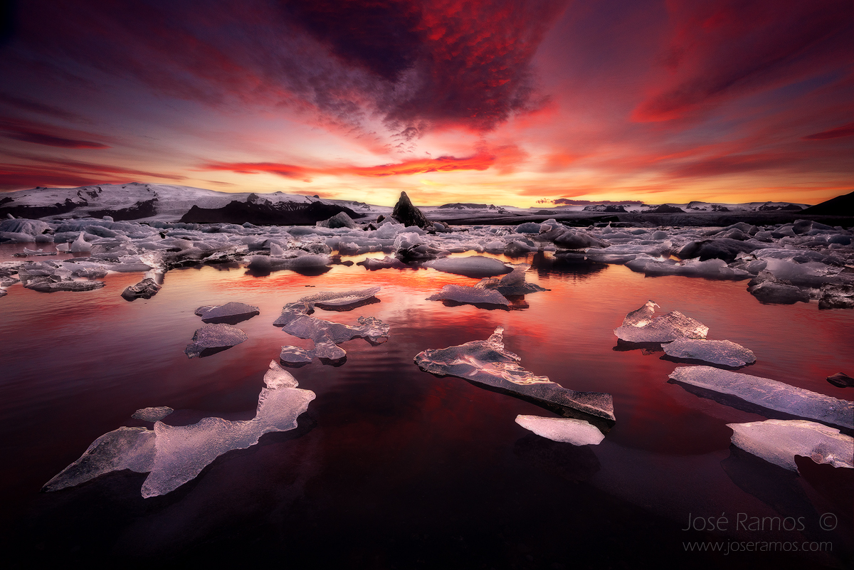 Long exposure landscape photography in Jokulsarlon Glacier Lagoon, in Iceland, shot during sunset by landscape photographer José Ramos from Portugal